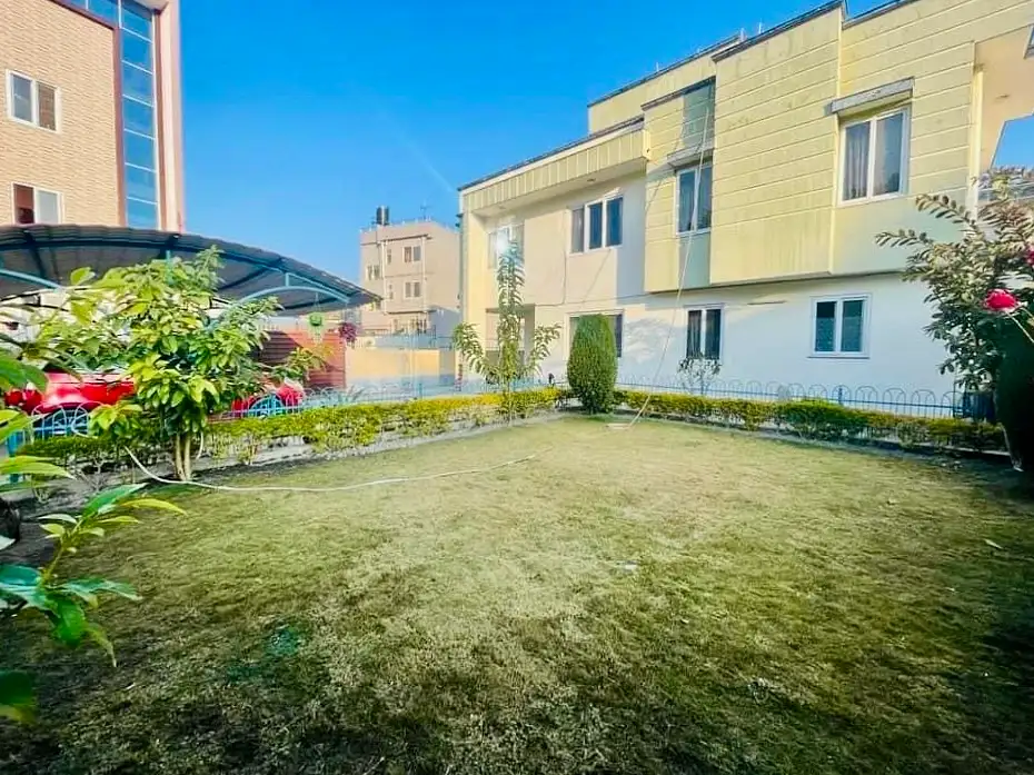 Bungalow on sale at Bansbari Image 1