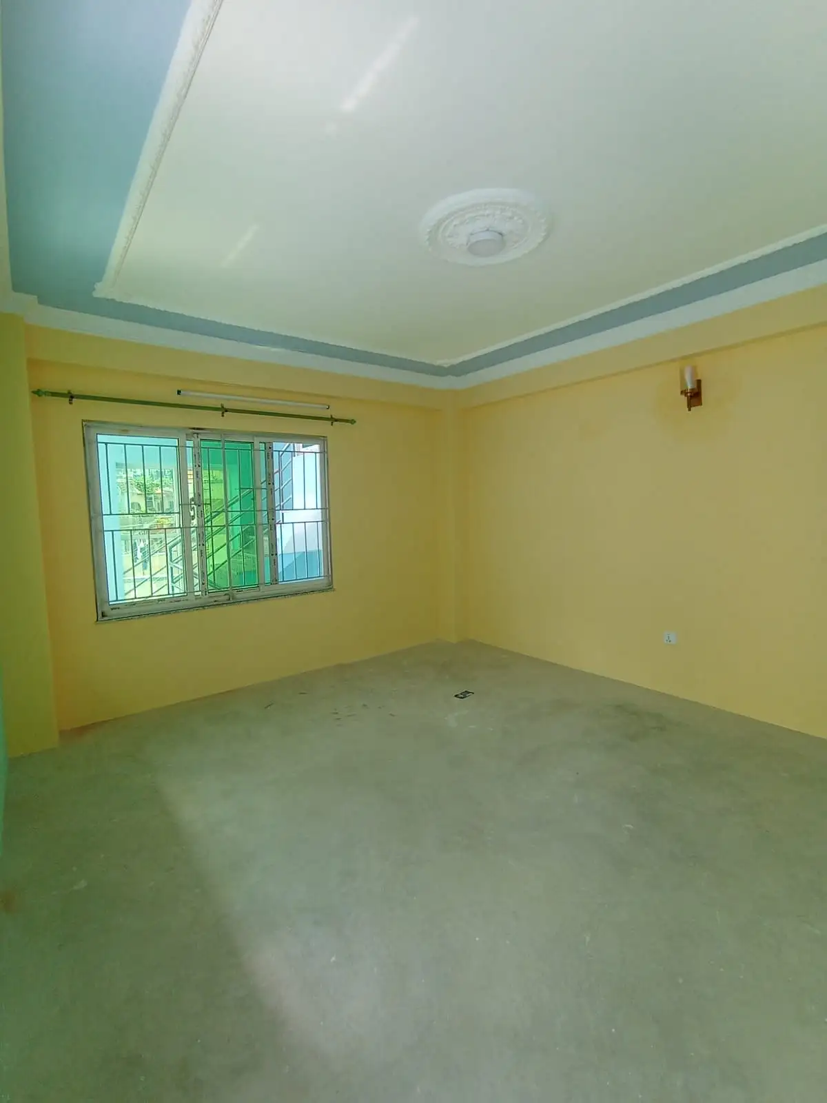 house on sale near grande hospital  Image 9