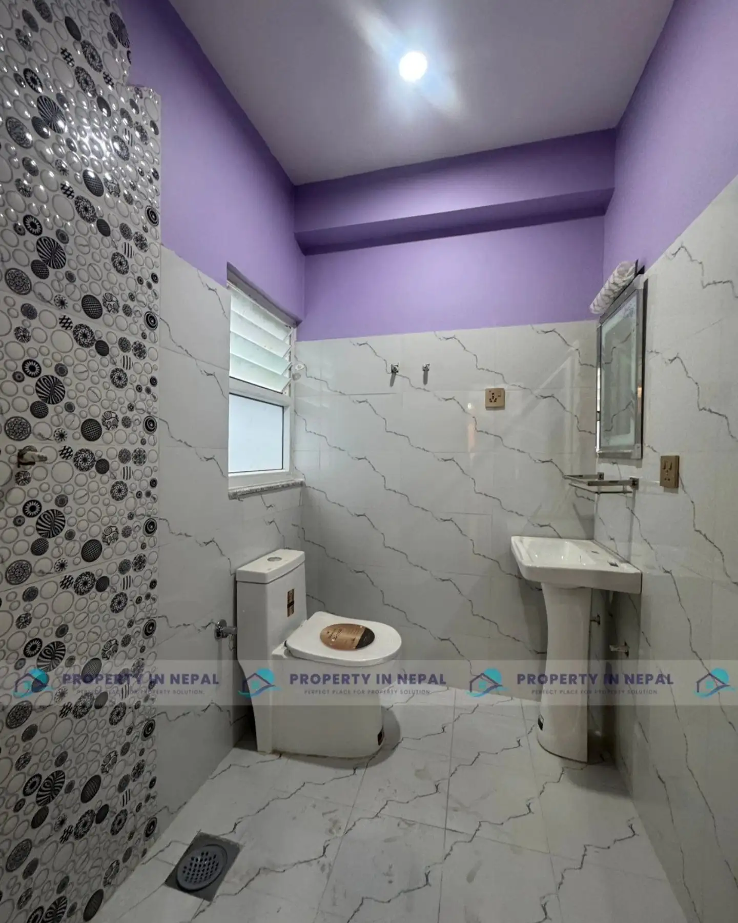 Residential House On Sale Image 6