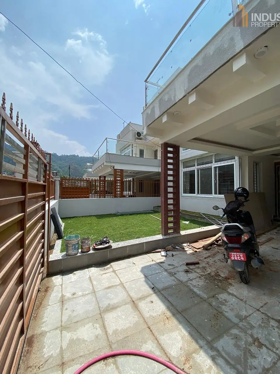 house on sale Image 3