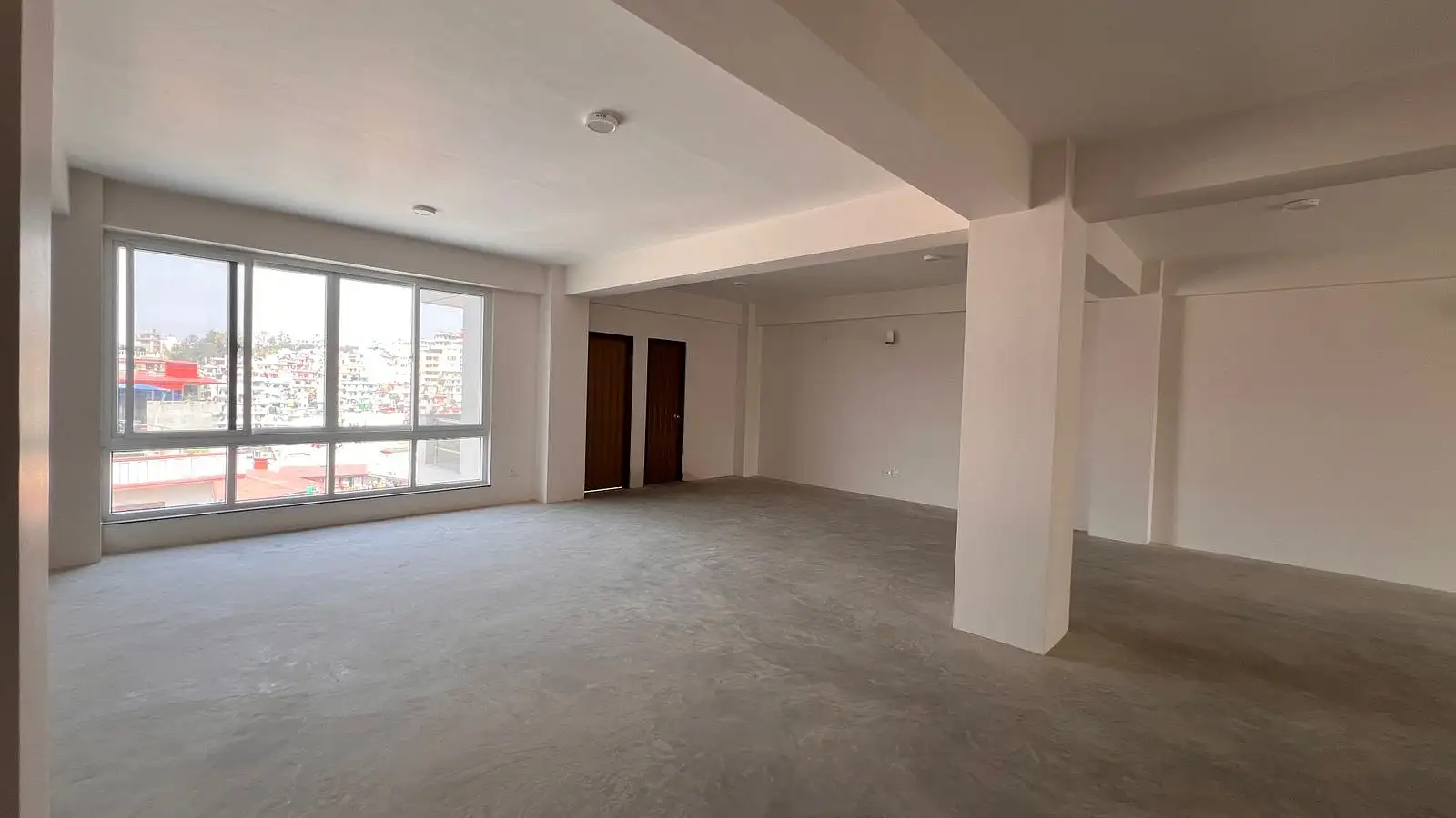 Commercial Building on Rent Image 2