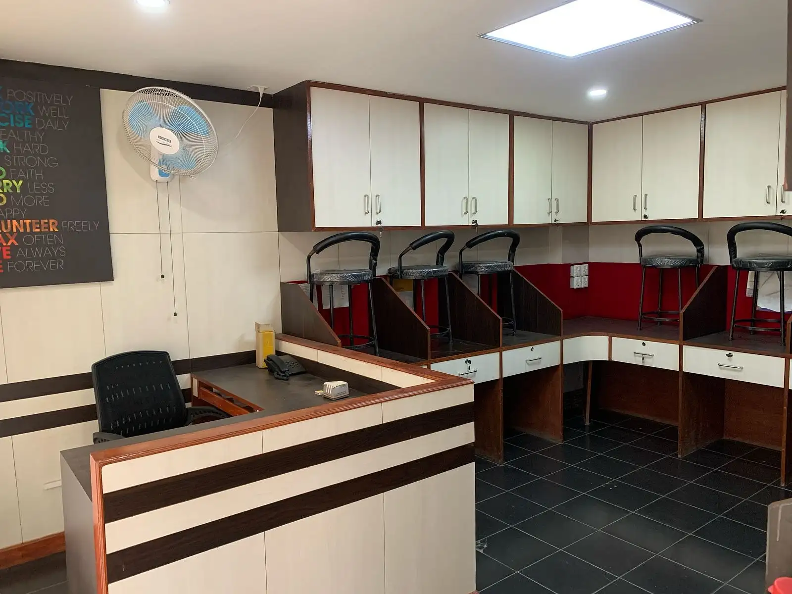 Commercial Space on Rent Image 7