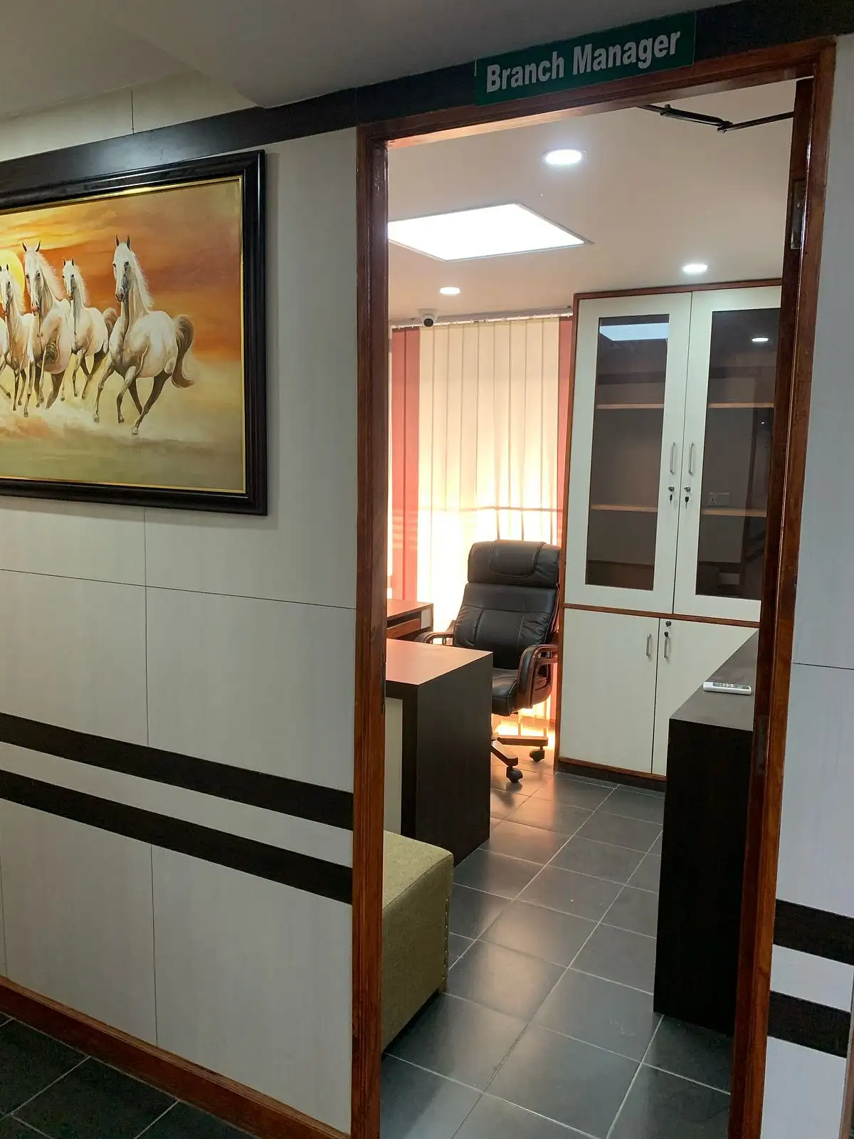 Commercial Space on Rent Image 2