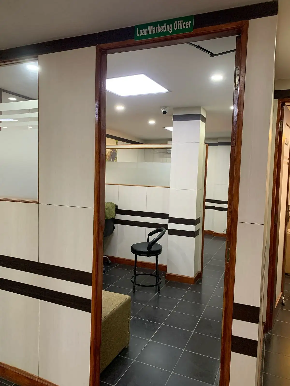 Commercial Space on Rent Image 1