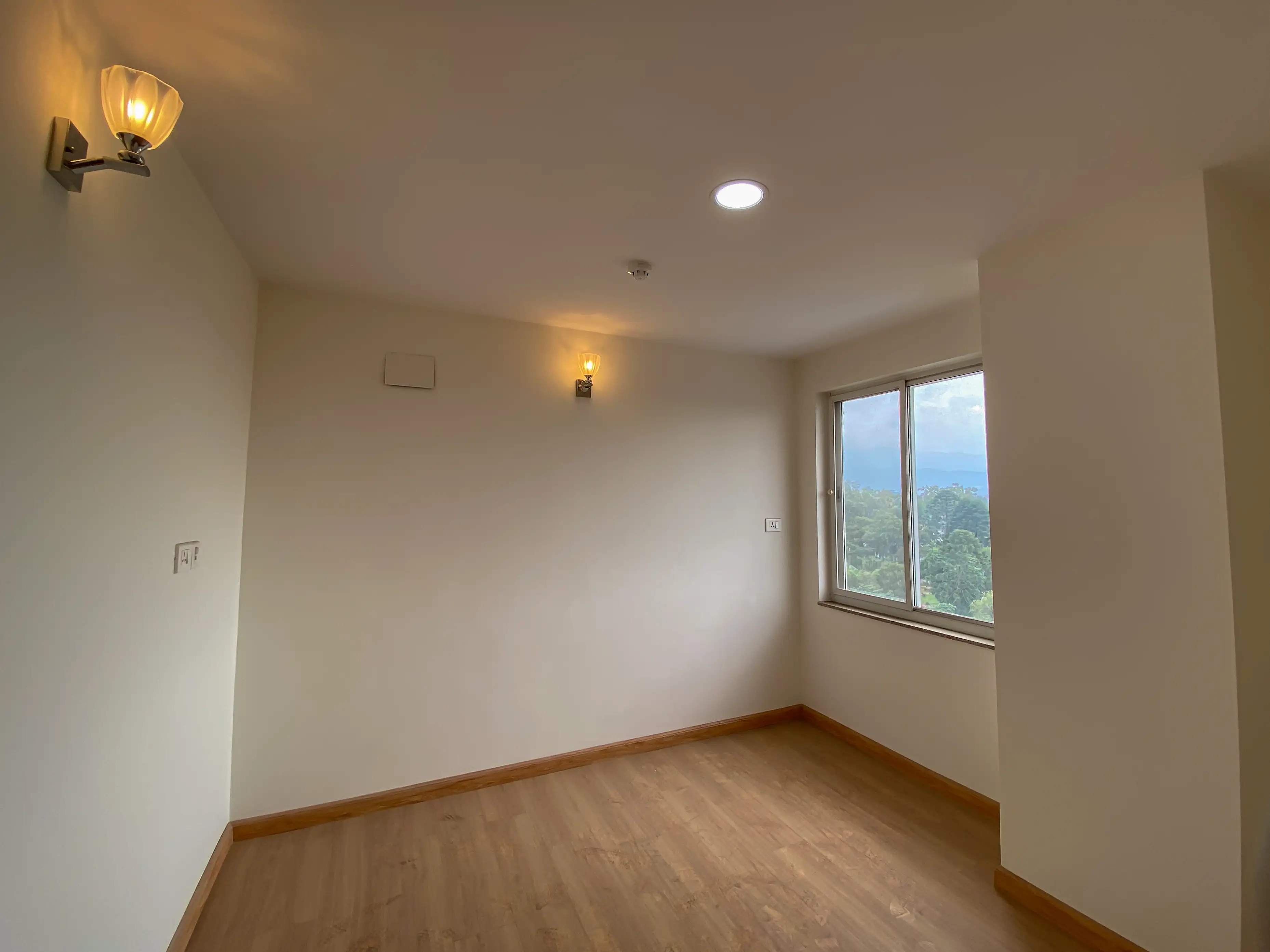 Apartment on Sale Image 3