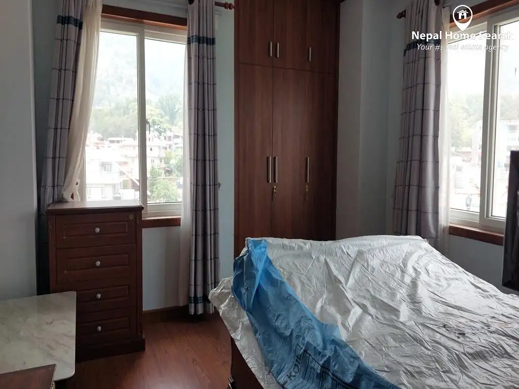 Apartment on Sale Image 3