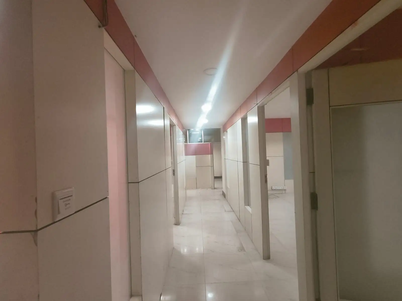 Commercial Space on Rent Image 3